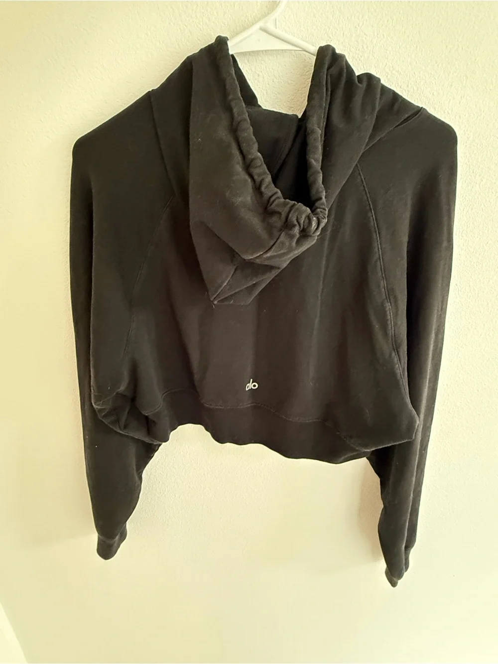 ALO Yoga Black Cropped Hoodie - Picture 2 of 3